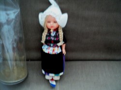 dutch girl black leg case view_03